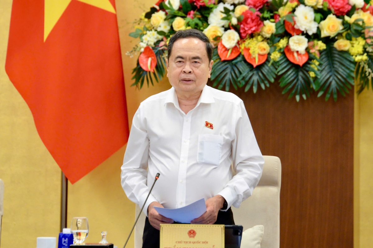 Parlamentspräsident Tran Thanh Man redet auf der Sitzung. (Foto: VOV)