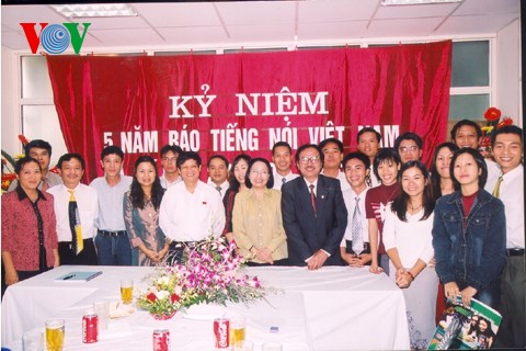 nguoi bien tap ke chuyen hinh 3