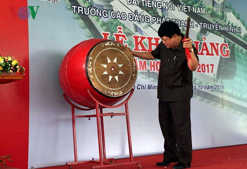 khanh thanh tuong nha bao tran lam tai truong cao dang pt-th ii hinh 0