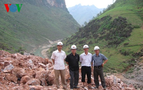 nha bao truong cong hoa: tuoi tac khong lam moi doi chan hinh 2